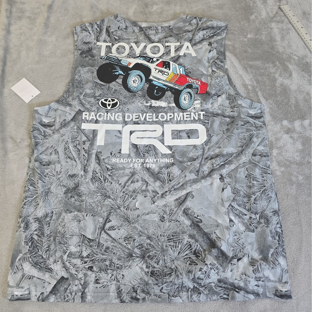 Toyota Shirt Mens XL Gray Sleeveless TRD Graphic Crew Neck Outdoor Gorpcore